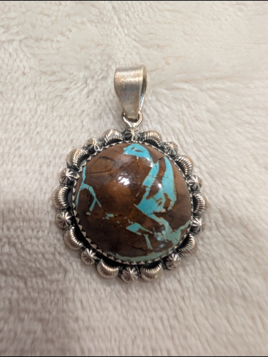Jewelry - Sterling Silver Blackjack Turquoise Round Pendant Necklace